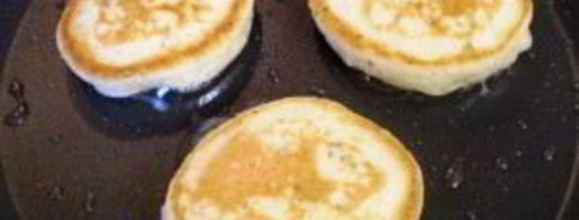 оладьи на кефире и дрожжах. Шаг 5