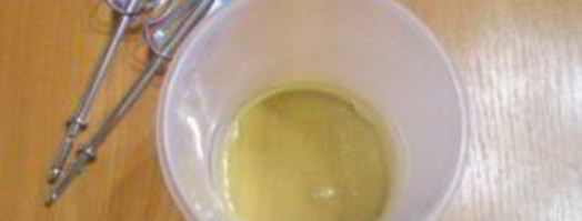 оладьи на кефире с яйцами. Шаг 2