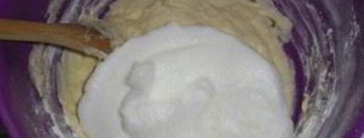 оладьи на кефире. Шаг 2