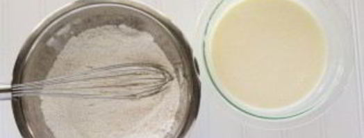 оладьи на молоке и сметане. Шаг 2