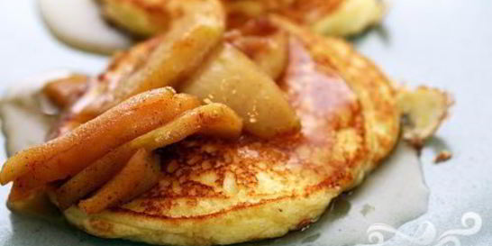 Оладьи с рикоттой и яблоками