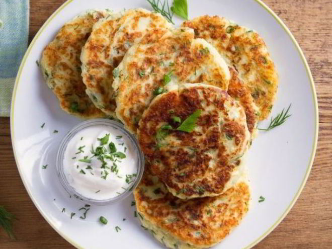 Рецепт оладий с сыром и чесноком в духовке