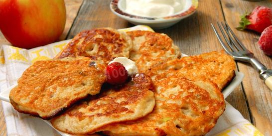 Оладьи с яблоками на кефире