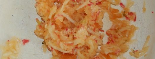 оладьи с яблоками на кефире. Шаг 2