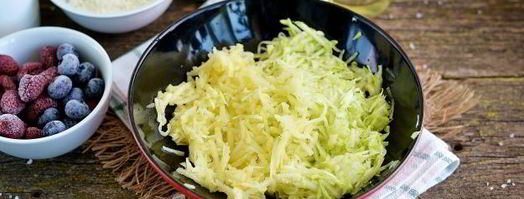 оладьи с яблоком и кабачком. Шаг 3