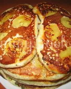 Оладьи с яйцом и зеленым луком