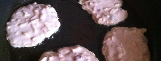 оладьи яблоко с вишней. Шаг 3