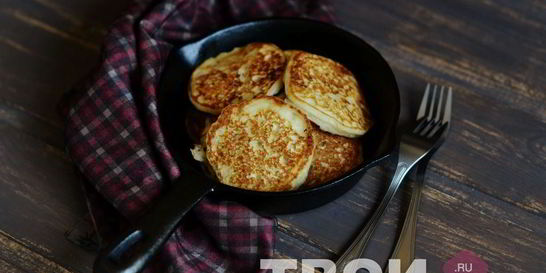 Постные яблочные оладьи