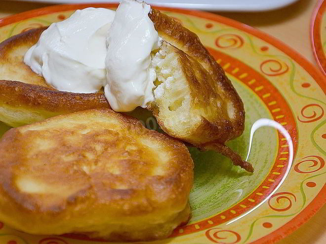 Рецепт пышных оладий на теплом кефире с содой