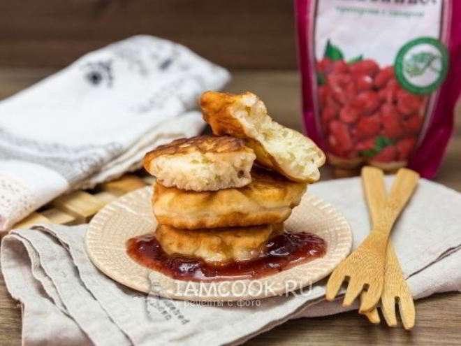 Рецепт пышных оладий на теплом кефире