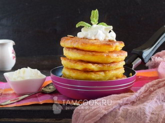 Рецепт пышных оладий с тыквой на кефире