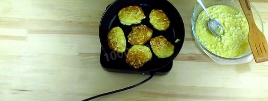 сырники из творога на сковороде. Шаг 3