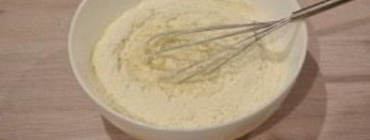 вкусные оладьи на кефире. Шаг 2