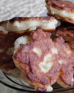 Яблочные дрожжевые оладьи