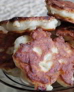 Яблочные дрожжевые оладьи