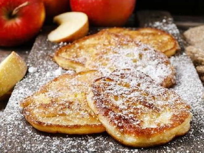 Рецепт яблочных оладий с йогуртом