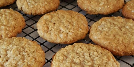 Ароматное овсяное печенье с корицей