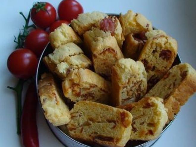 Рецепт бискотти с пармезаном, ветчиной и перцем чили