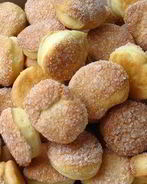 Быстрое слоеное печенье на сметане