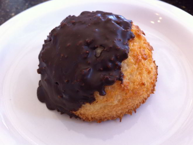 Рецепт кокосового печенья в шоколадной глазури