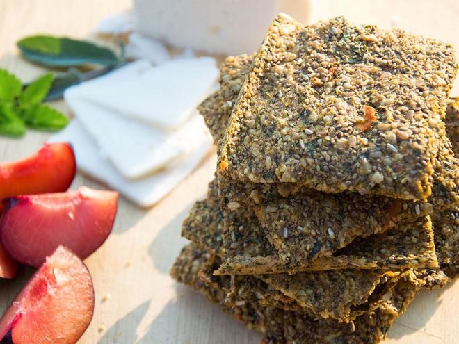 Рецепт крекеров с семенами