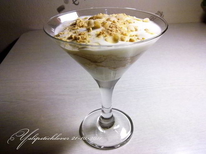 Рецепт мороженого с печеньем и миндалем