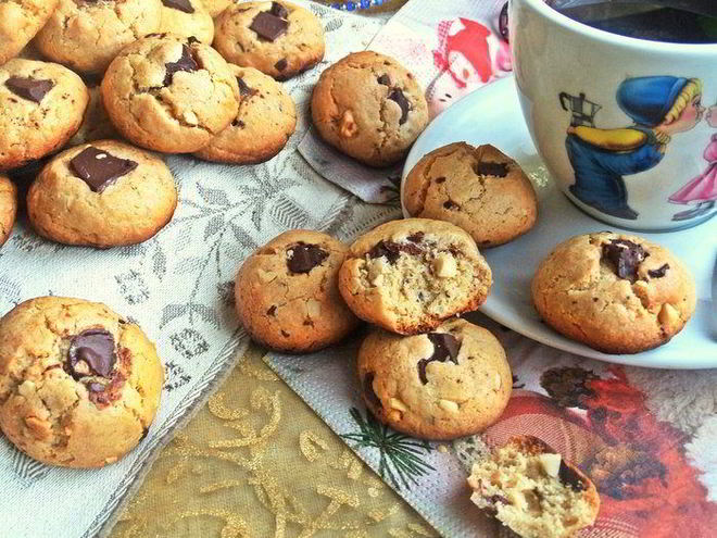 Рецепт овсяного печенья с шоколадом и арахисом