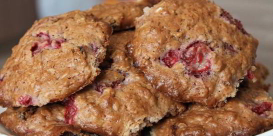 Овсяные печенья с клубникой