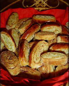 Печенье к пиву с фисташками и крабовыми палочками