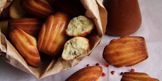 Печенье Мадлен с розовым перцем