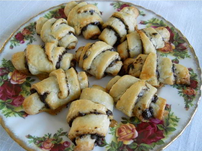 Рецепт печенья рогалики с орехами и изюмом