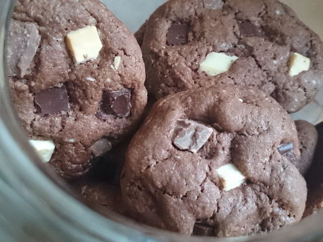 Рецепт печенья с тремя видами шоколада