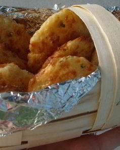 Печенье с зеленым луком и сыром