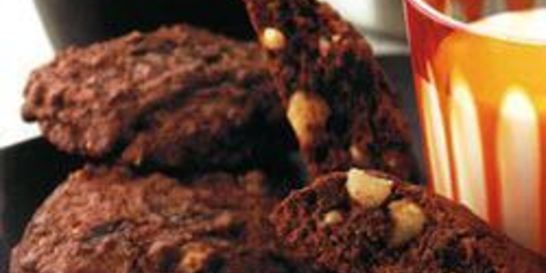 Печенье шоколадное с орехами макадамия