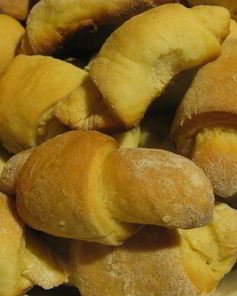 Рогалики из дрожжевого теста