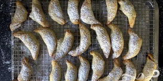 Рогалики с джемом и сыром