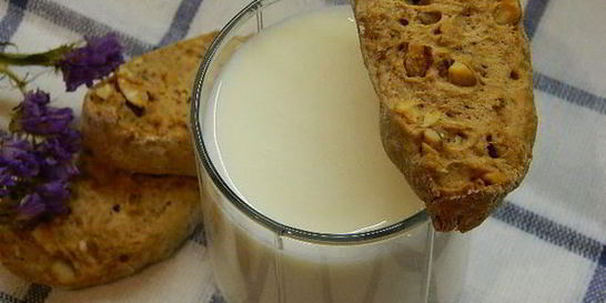 Шоколадное печенье с фундуком и горчицей