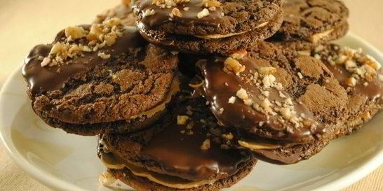 Шоколадное печенье-сэндвичи с арахисовым маслом