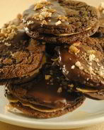 Шоколадное печенье-сэндвичи с арахисовым маслом