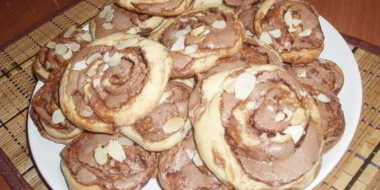 Творожное печенье с шоколадной меренгой