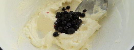 творожный десерт с печеньем и черникой. Шаг 3