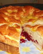 Бабушкин пирог с малиновым джемом