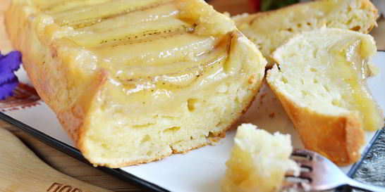 Банановый пирог со сметанной заливкой