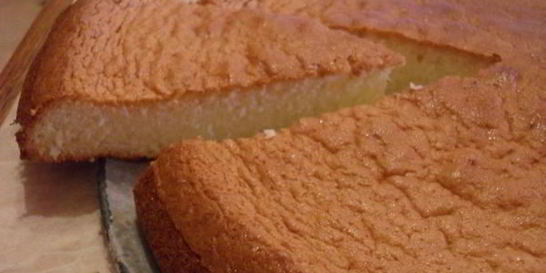 Бисквитный пирог с лимоном