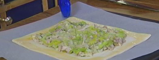 быстрый пирог с курицей и луком-пореем. Шаг 10