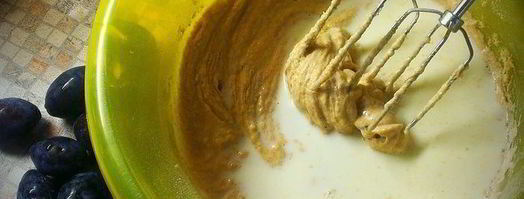 быстрый пирог со сливами. Шаг 5