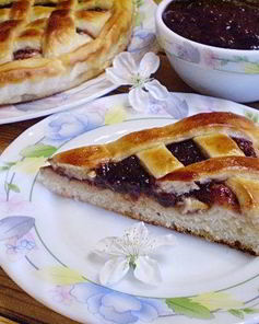 Дрожжевой пирог с вареньем