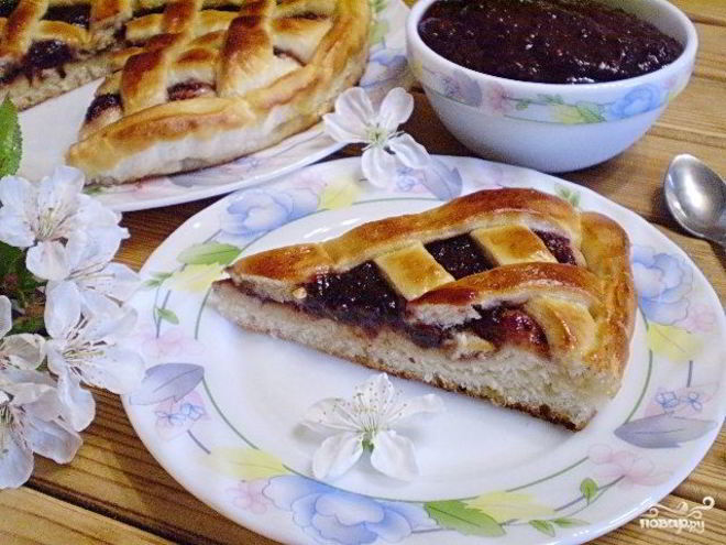 Рецепт дрожжевого пирога с вареньем