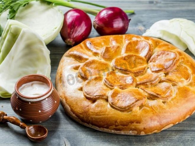 Рецепт дрожжевого пирога со свежей капустой в духовке
