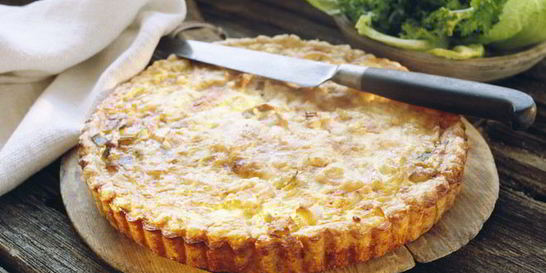 Готовим пирог с сыром из слоеного теста